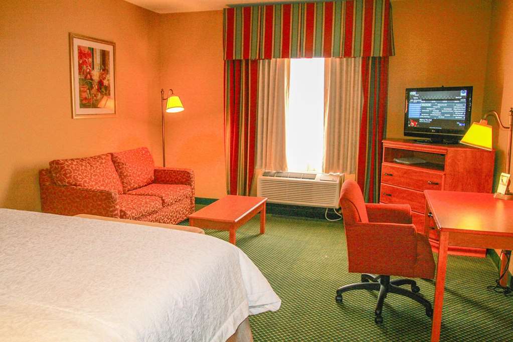 Hampton Inn Garden City Δωμάτιο φωτογραφία